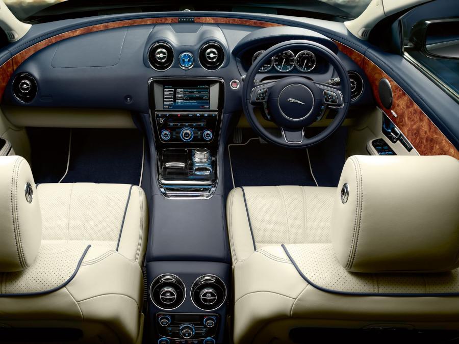  Jaguar XJ 2009 года  (UK) (фото 26 из 30)